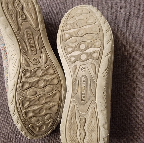 Sketchers - Picture 2 of 4